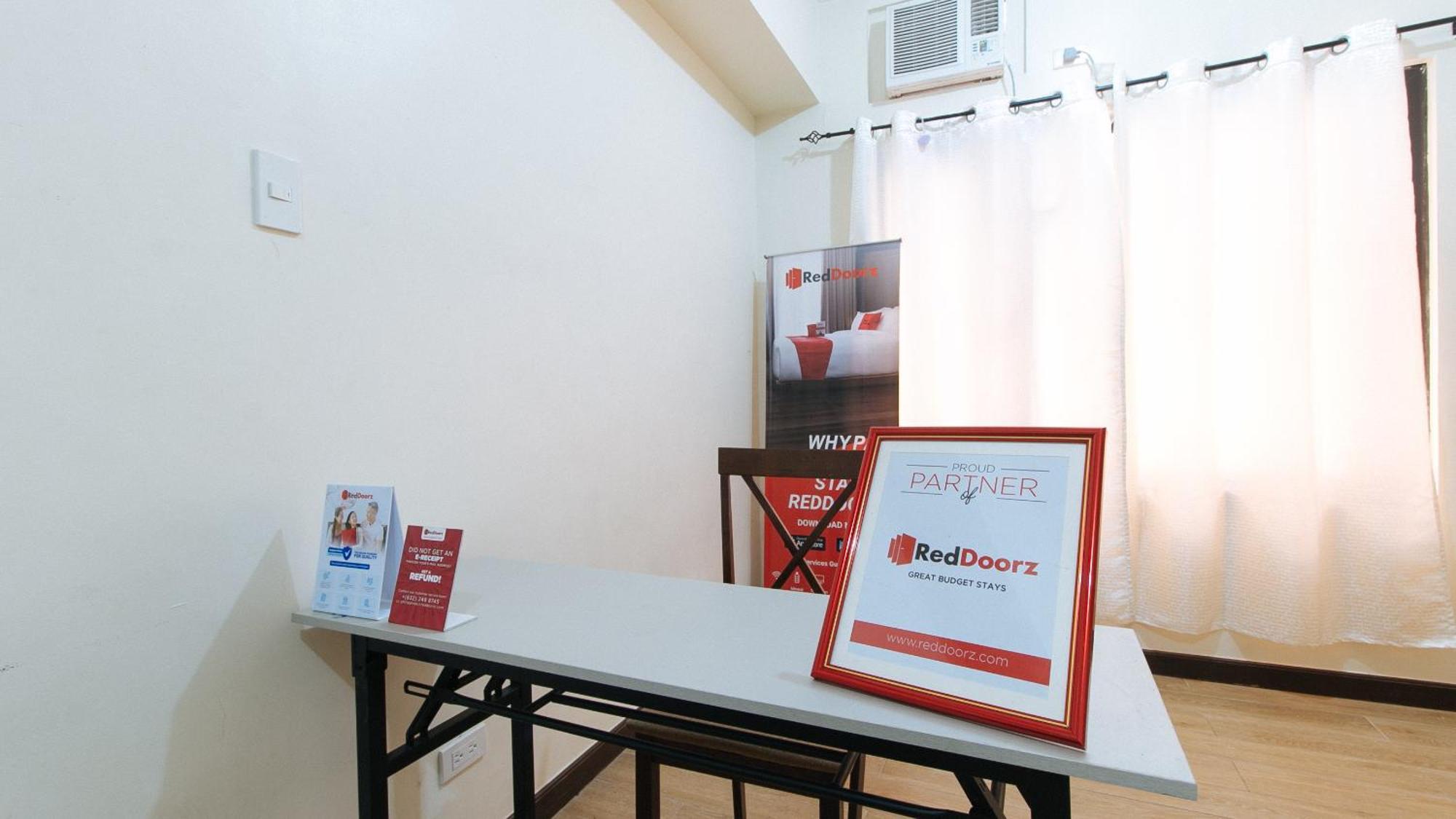 Reddoorz At Sta Cruz Naga City المظهر الخارجي الصورة