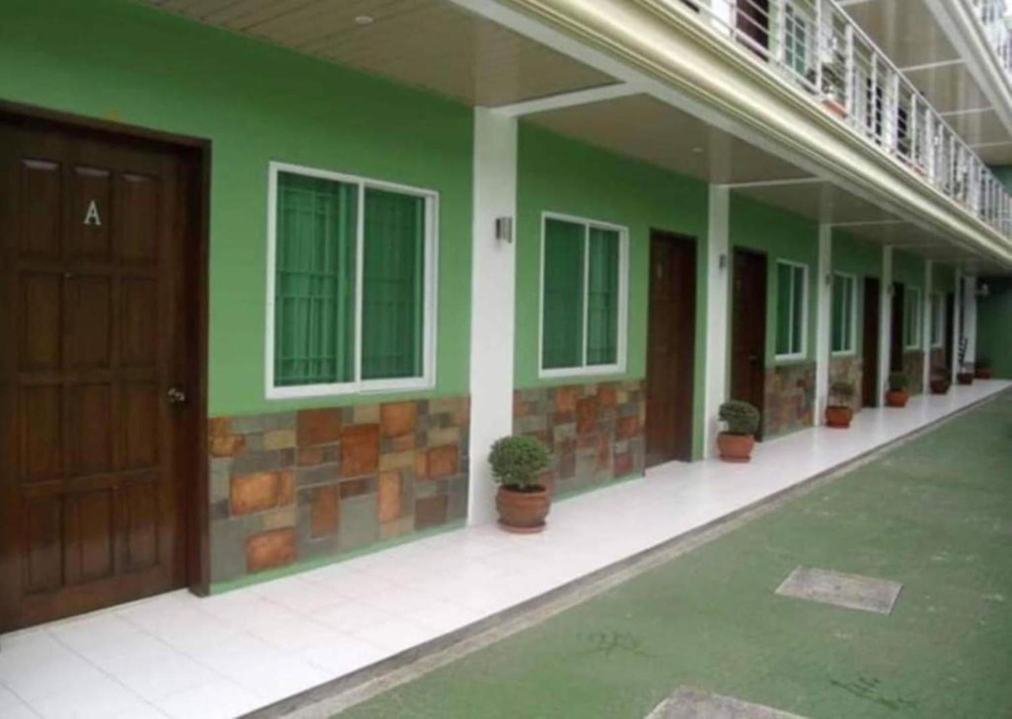 Reddoorz At Sta Cruz Naga City المظهر الخارجي الصورة