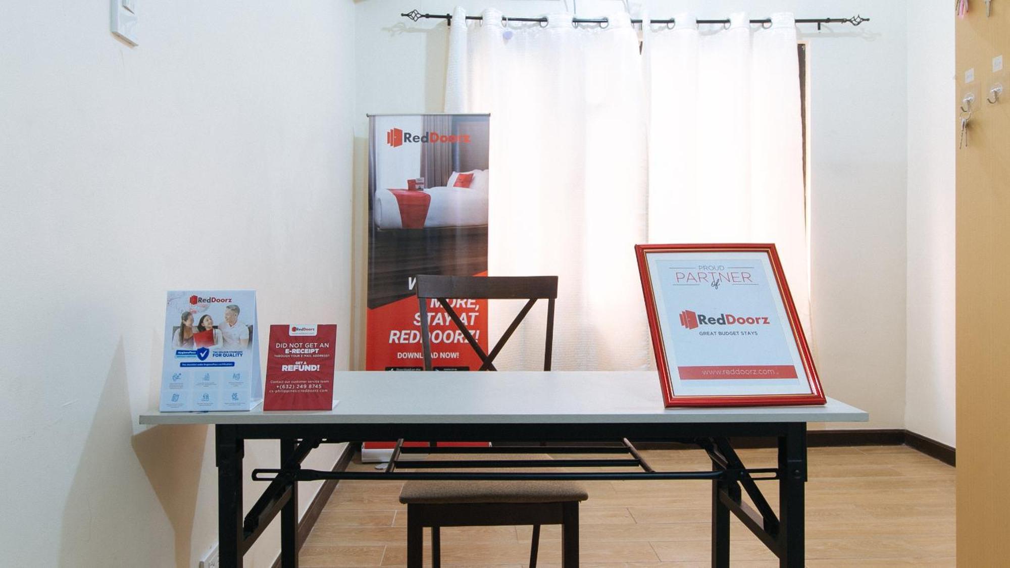 Reddoorz At Sta Cruz Naga City المظهر الخارجي الصورة
